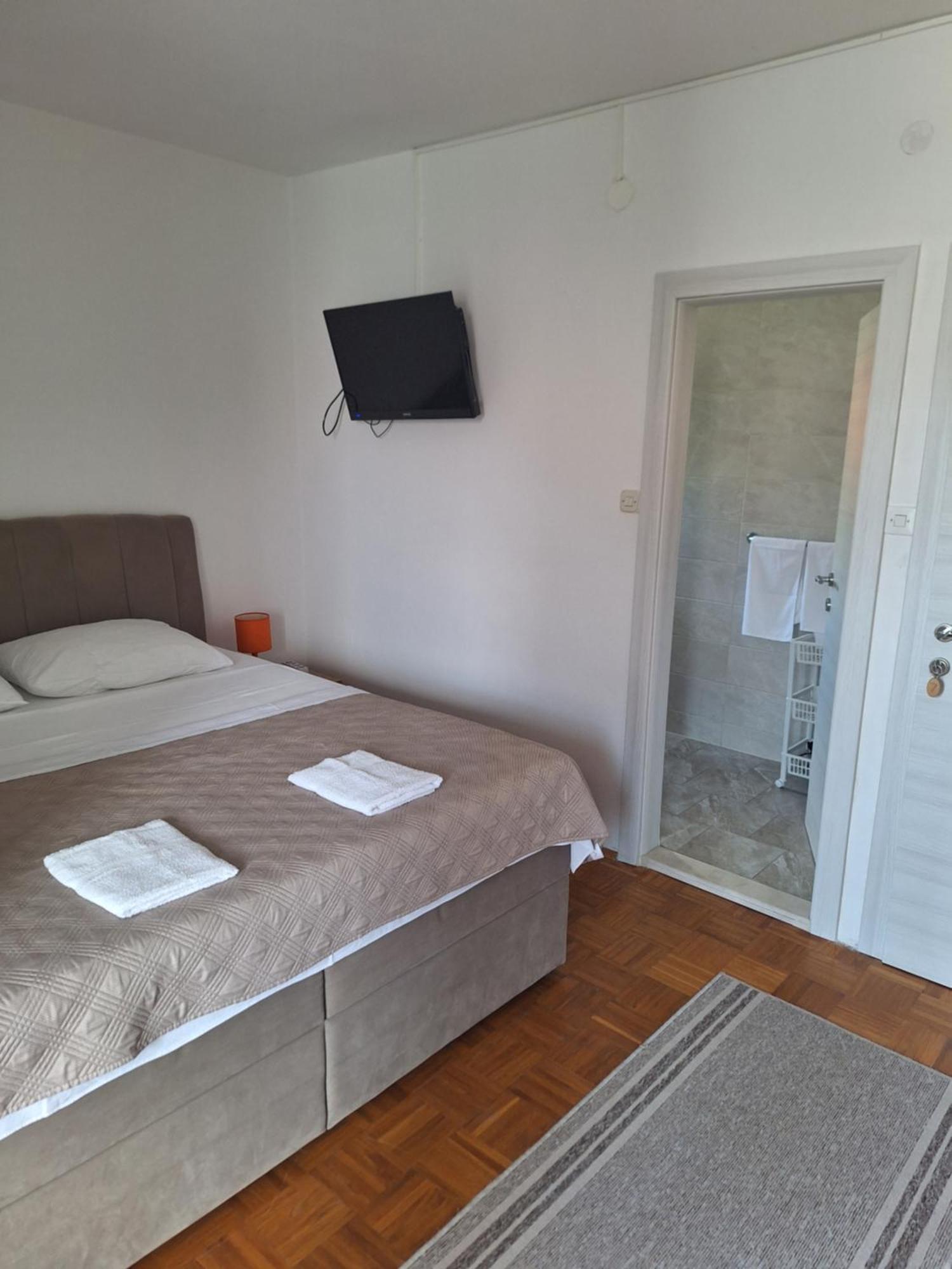 Diana Rooms And Apartments Starigrad Paklenica Zewnętrze zdjęcie
