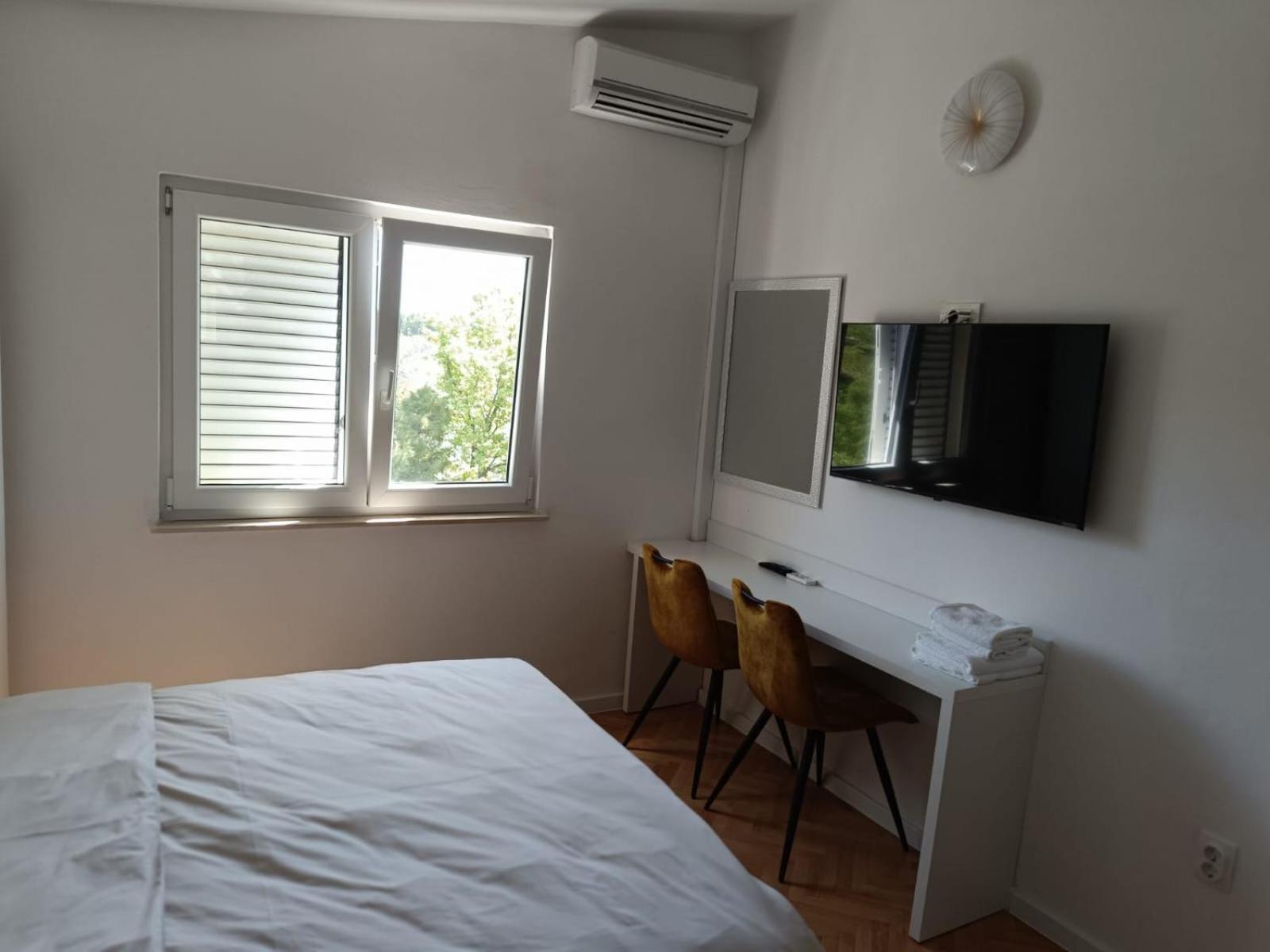 Diana Rooms And Apartments Starigrad Paklenica Zewnętrze zdjęcie