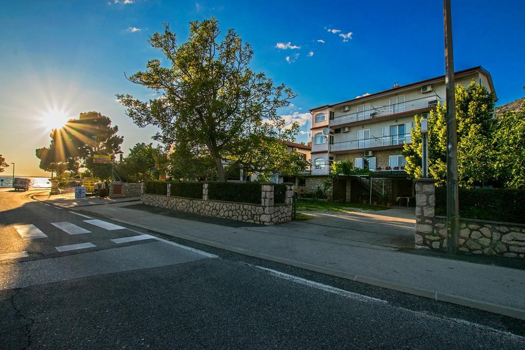 Diana Rooms And Apartments Starigrad Paklenica Zewnętrze zdjęcie